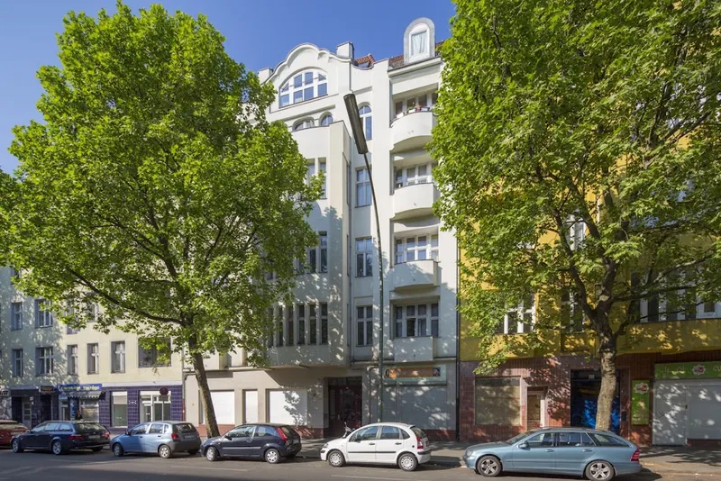 Wedding - Seitenflügel mit Balkon — photo 1
